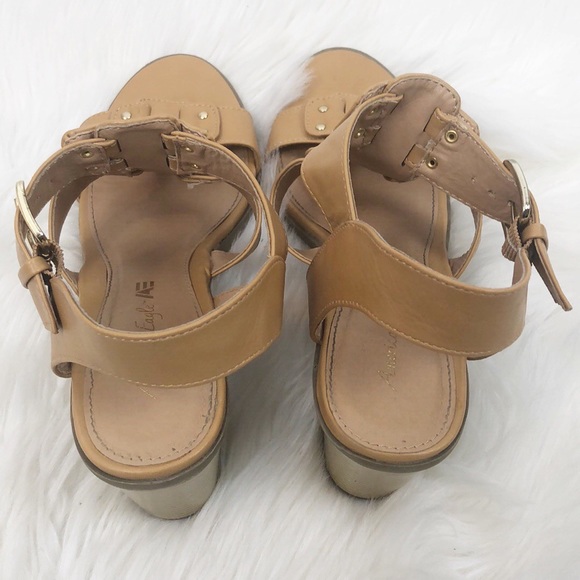 American Eagle Sandals Strap Heels Size 8 Cream - Picture 7 of 8
